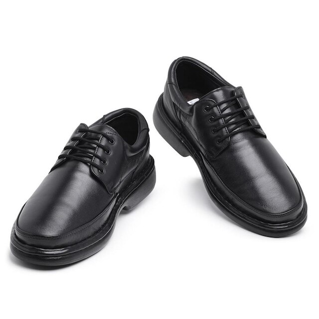 Sapato Casual Conforto Masculino de Couro Liso com Cadarço e Bico Redondo