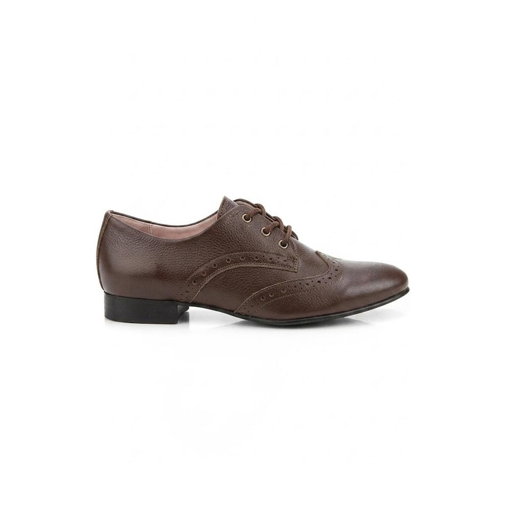 Sapato feminino Oxford em couro detalhes 0211