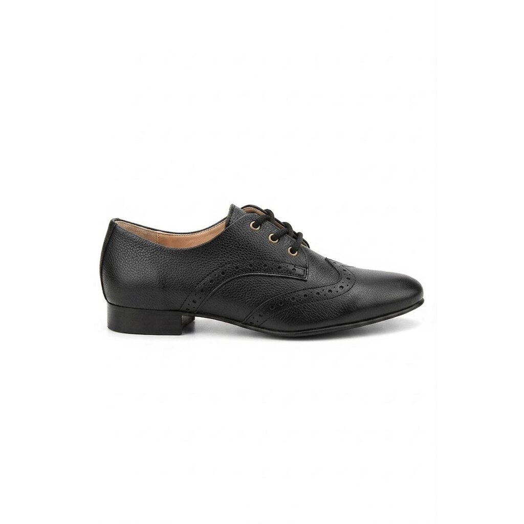 Sapato feminino Oxford em couro detalhes 0211