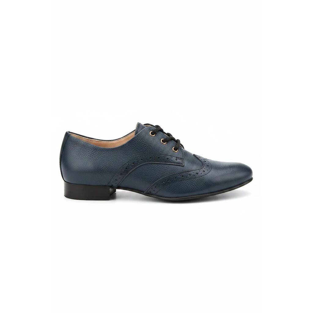 Sapato feminino Oxford em couro detalhes 0211