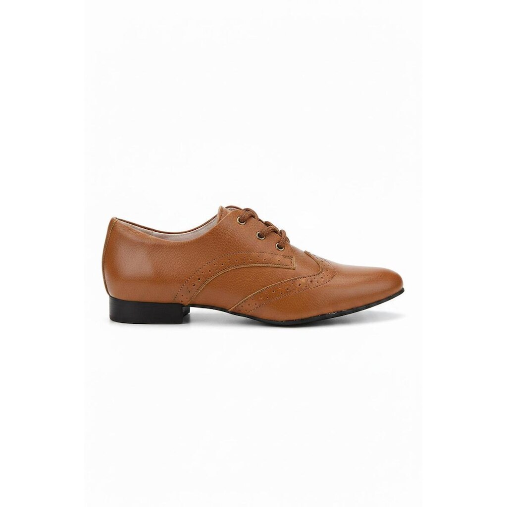 Sapato feminino Oxford em couro detalhes 0211