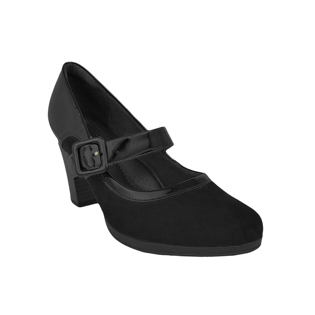 womens red nike shoes