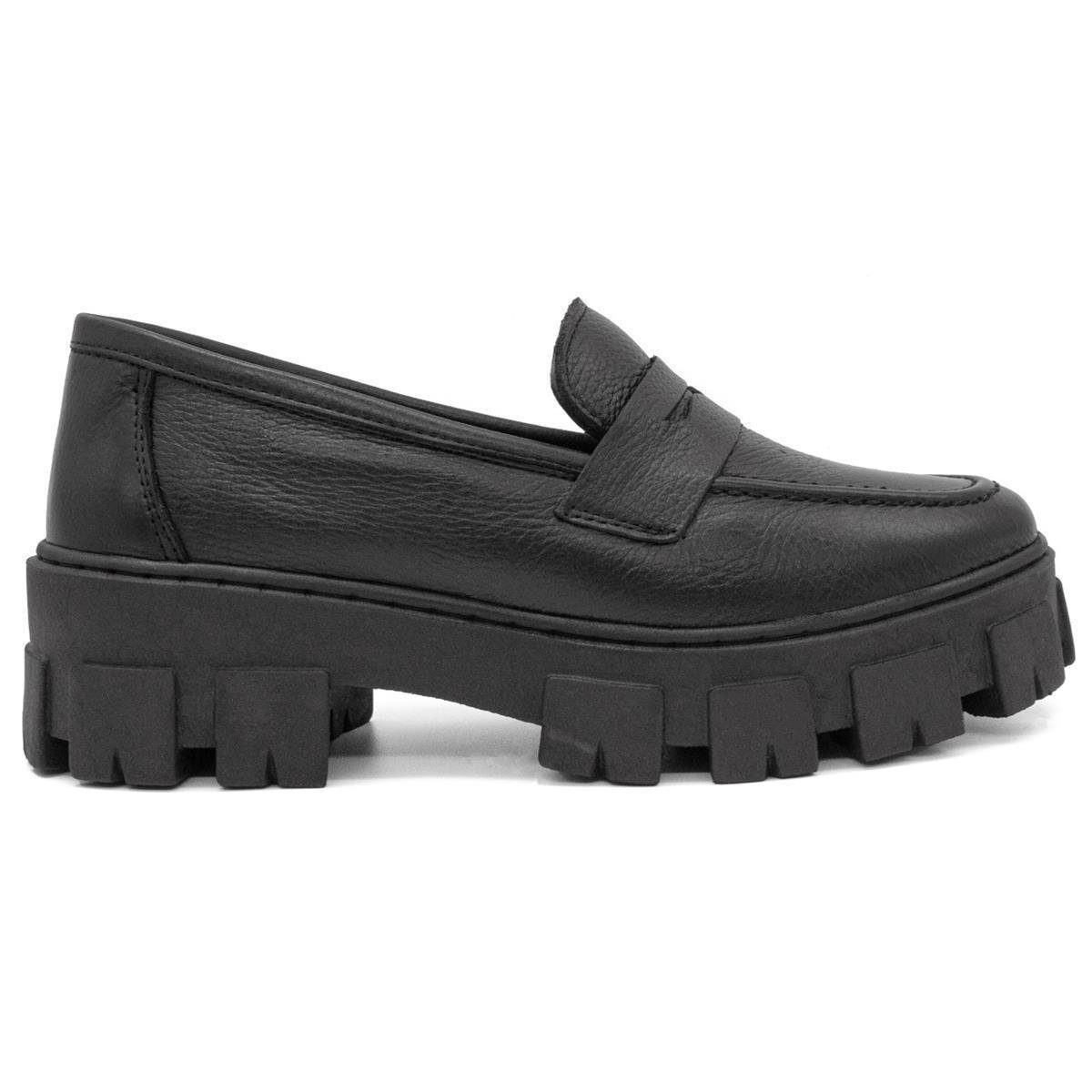 Sapato Mocassim Casual Couro Detalhe Recorte Sola Tratorada - Preto Menor preço em Sapato Mocassim Casual Couro Detalhe Recorte Sola Tratorada - Preto