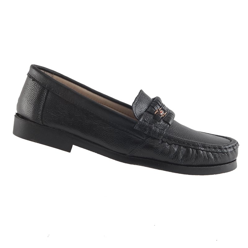 sapato de couro costurado