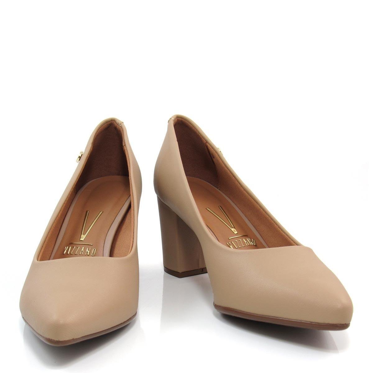 scarpin salto grosso baixo bico fino