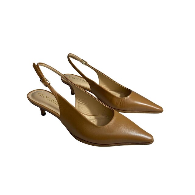 Scarpin Cecconello Marrom