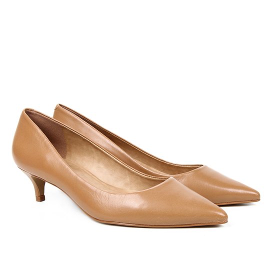 Scarpin Couro Carrano Salto Baixo Bico Fino - Caramelo