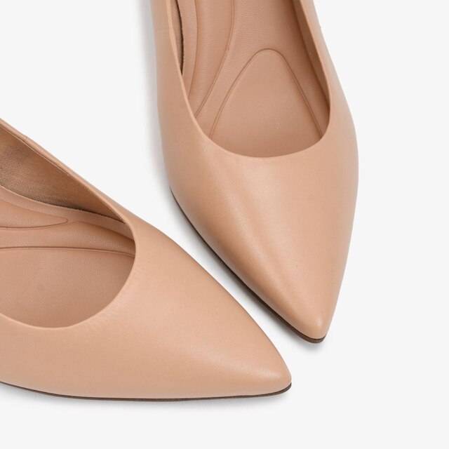 Scarpin em Couro Nude Loucos e Santos