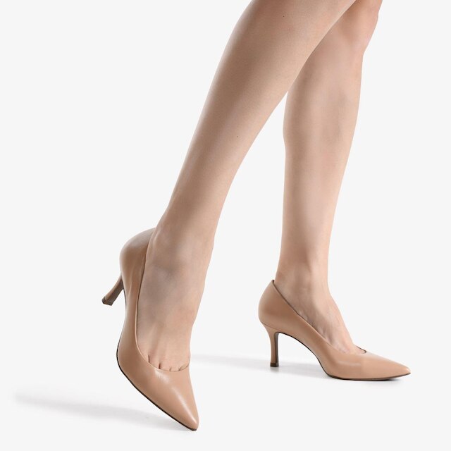 Scarpin em Couro Nude Loucos e Santos