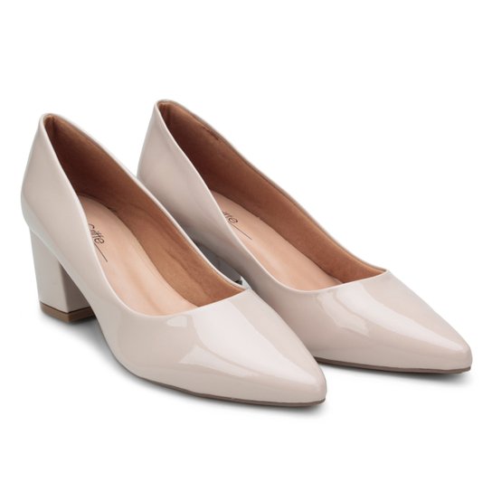 Scarpin Griffe Salto Médio Bico Fino - Off White