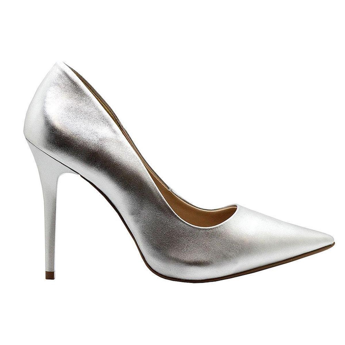 scarpin prata salto alto