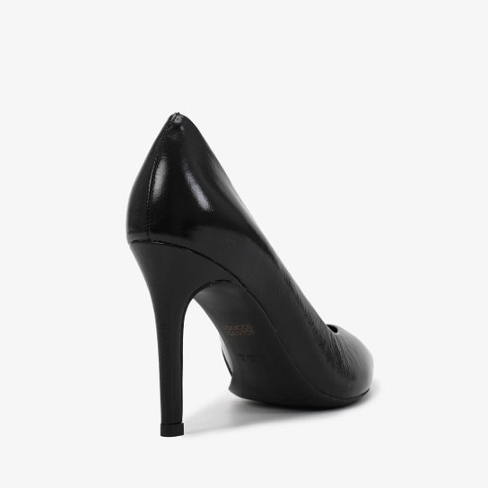 Scarpin Salto Alto em Couro Preto Brilhoso Loucos e Santos