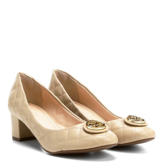 Scarpin Shoestock Matelassê Medalha - Bege