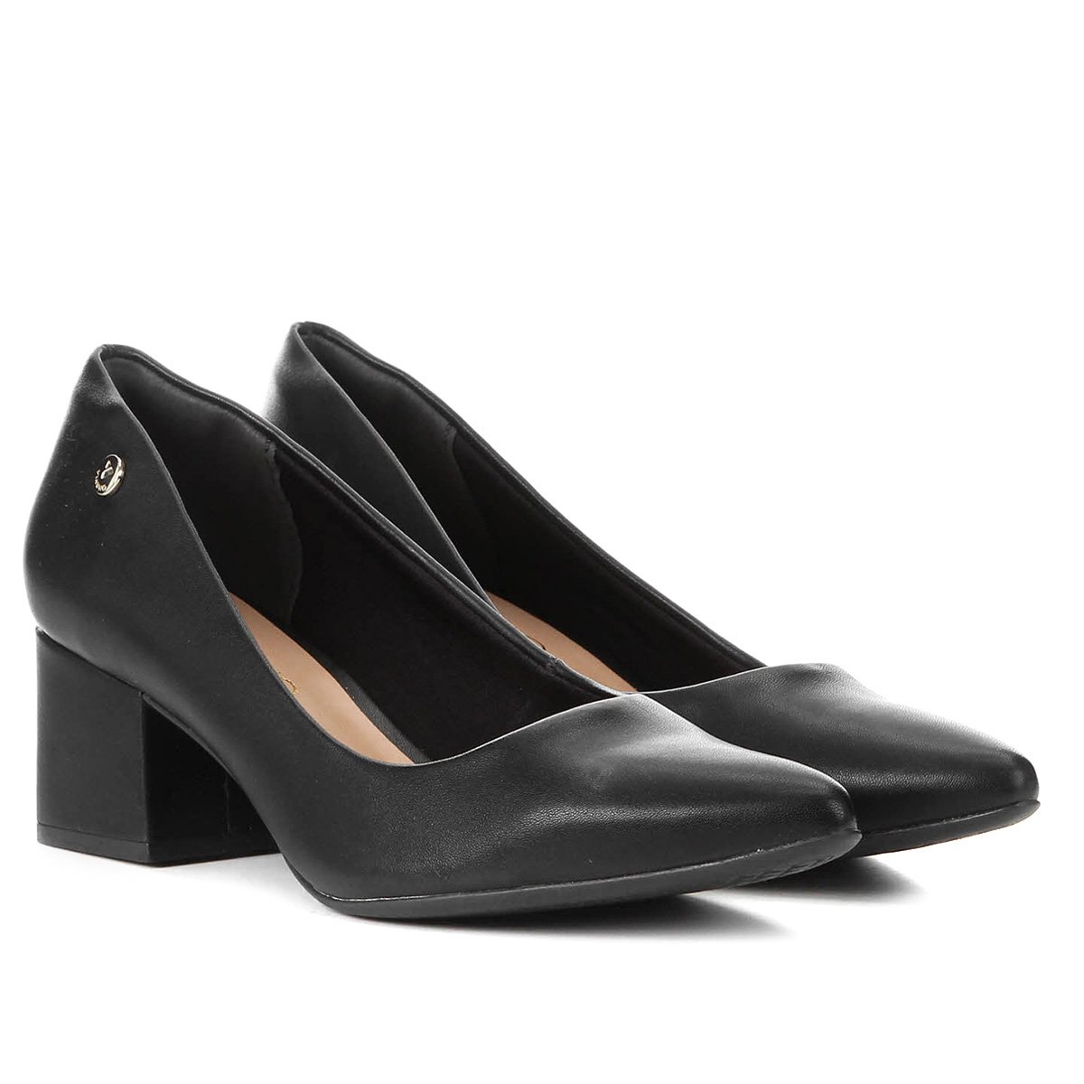 sapato preto salto quadrado baixo