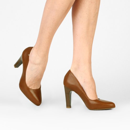 Scarpin Walkabout Salto Grosso Alto - Caramelo