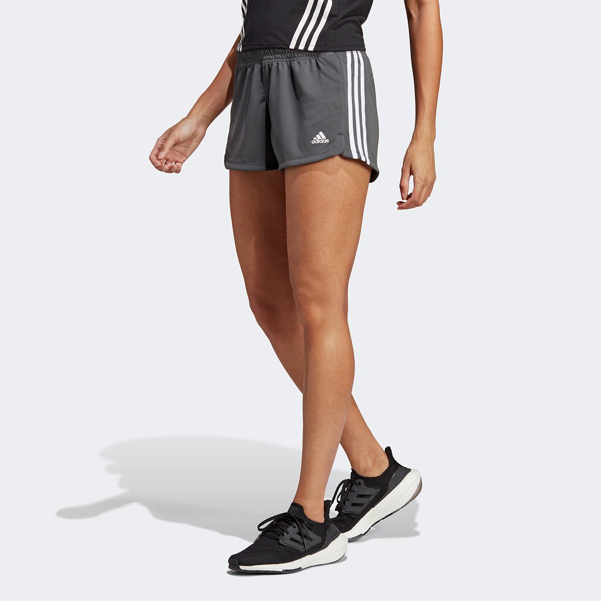Short Adidas Pacer 3 Listras Knit Cintura Média Feminino Menor preço em Short Adidas Pacer 3 Listras Knit Cintura Média Feminino