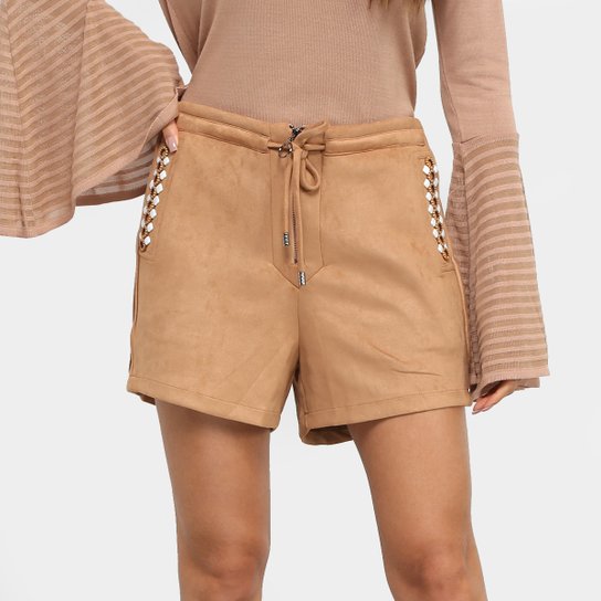 Short Malharia Nacional Suede Bordado Feminino - Bege