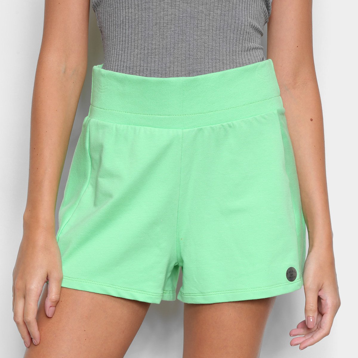 Short Moletinho Colcci Feminino - Verde Menor preço em Short Moletinho Colcci Feminino - Verde