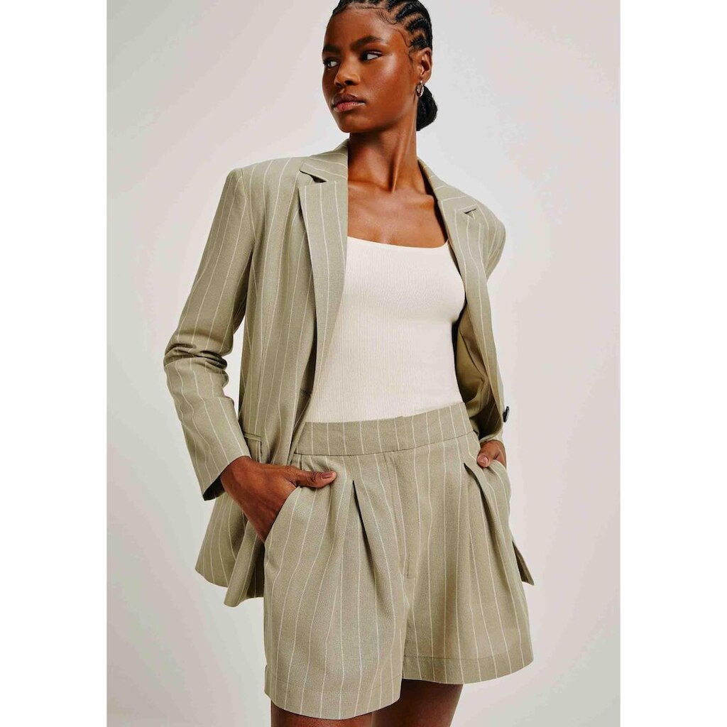 Shorts Feminino Fio Tinto Em Alfaiataria - Off White 038