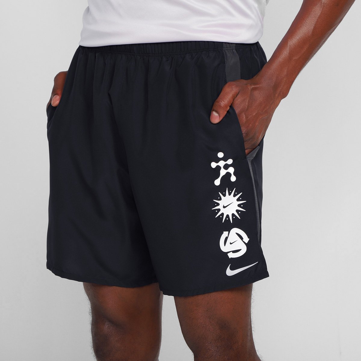 Shorts Nike Dri-FIT Wild Run Challenger Masculino - Preto+Branco Menor preço em Shorts Nike Dri-FIT Wild Run Challenger Masculino - Preto+Branco