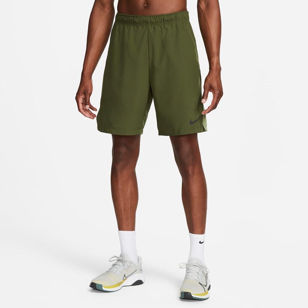 Shorts Nike Dri-FIT Woven Masculino - Verde Menor preço em Shorts Nike Dri-FIT Woven Masculino - Verde