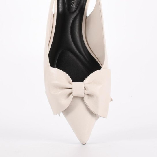 Slingback em Couro Off White Com Laço Loucos e Santos