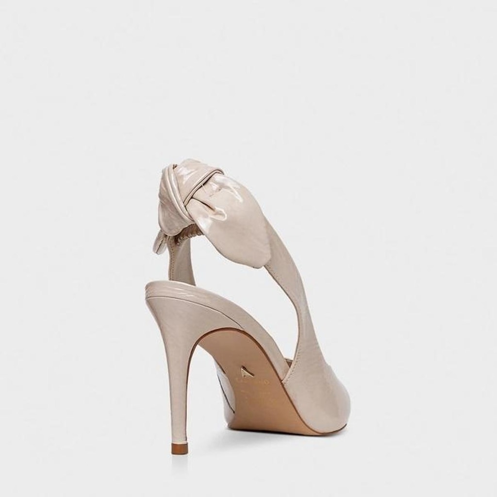 Slingback Salto Alto Knot em Couro Verniz Off White