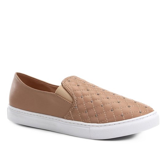 Slip On Couro Shoestock Matelassê Tachas Feminino - Bege