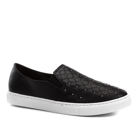 Slip On Couro Shoestock Matelassê Tachas Feminino - Preto