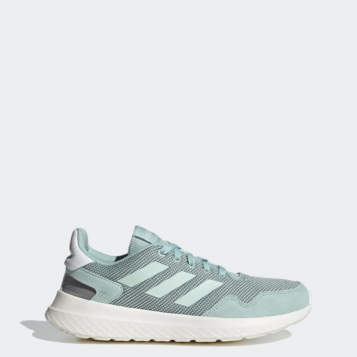 tenis adidas com renda na lateral