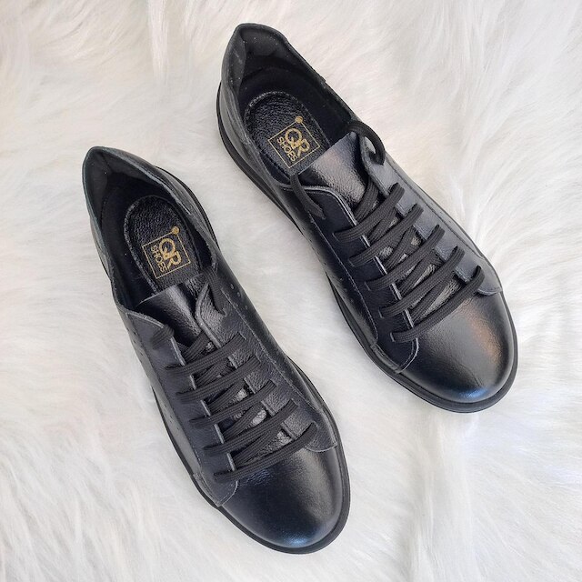 Tênis Casual Feminino em Couro Sola Preta Flatform
