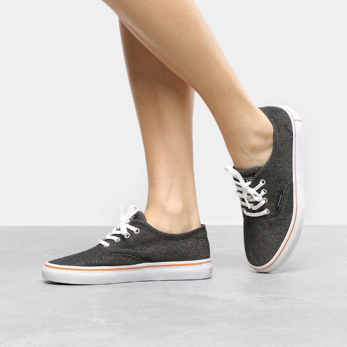 tenis preto brilhoso feminino