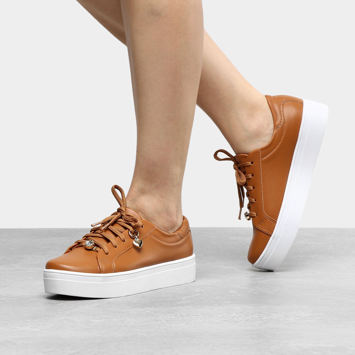 tênis flatform somoda com pingente feminino
