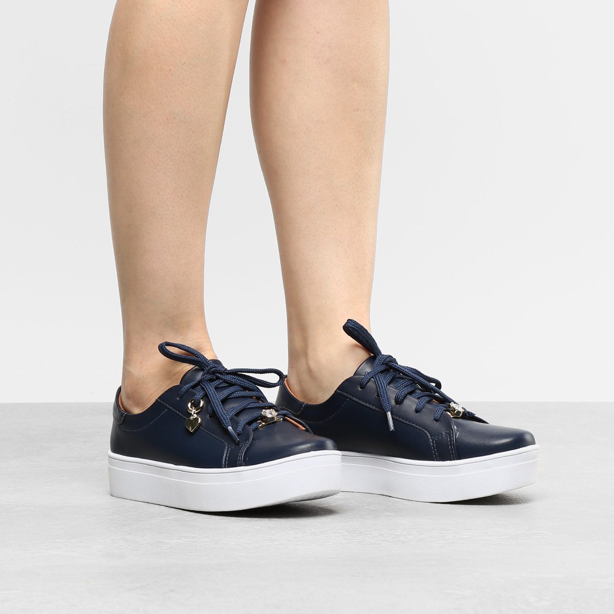 tênis flatform somoda com pingente feminino
