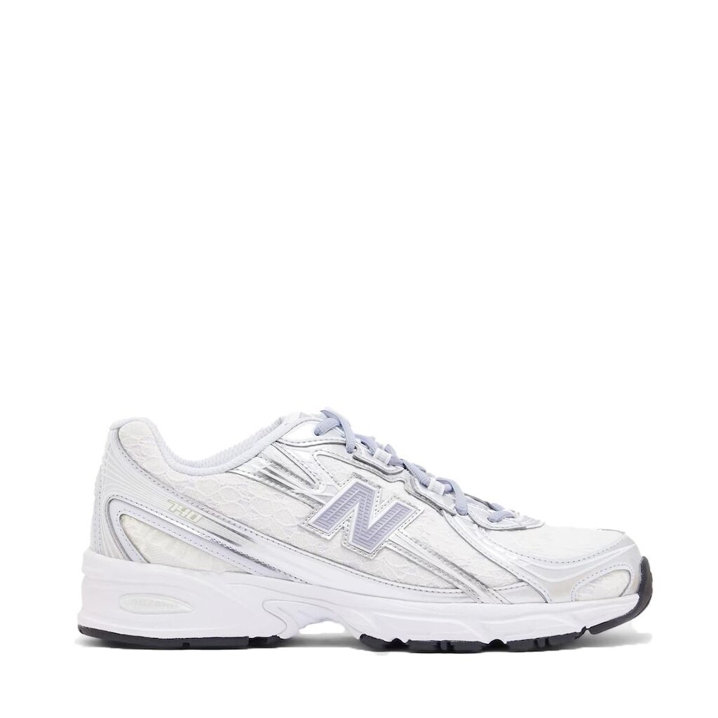 Tênis New Balance 740