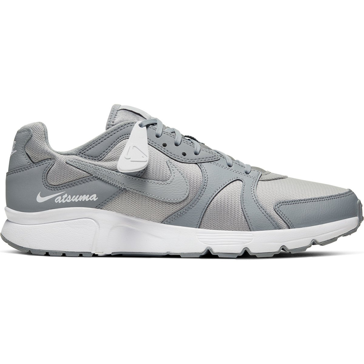 tenis nike cinza e branco