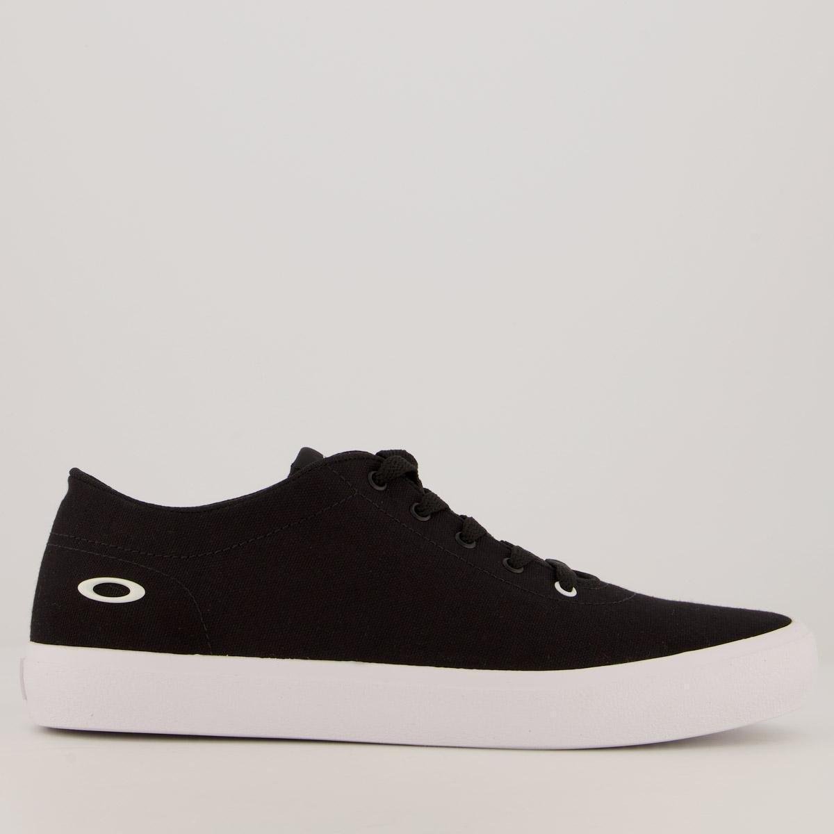 Tênis Oakley Flint Preto e Branco Menor preço em Tênis Oakley Flint Preto e Branco