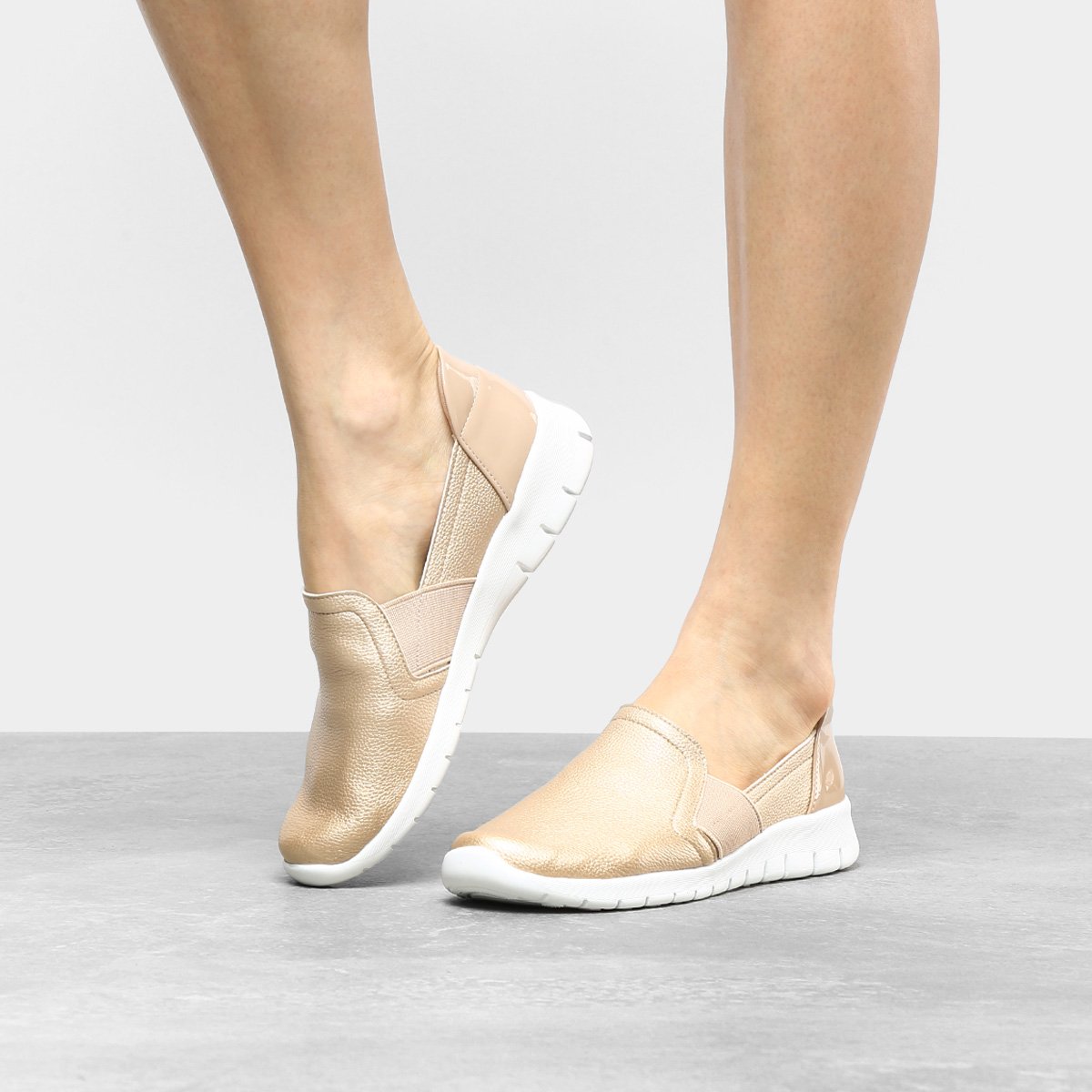 tenis piccadilly dourado