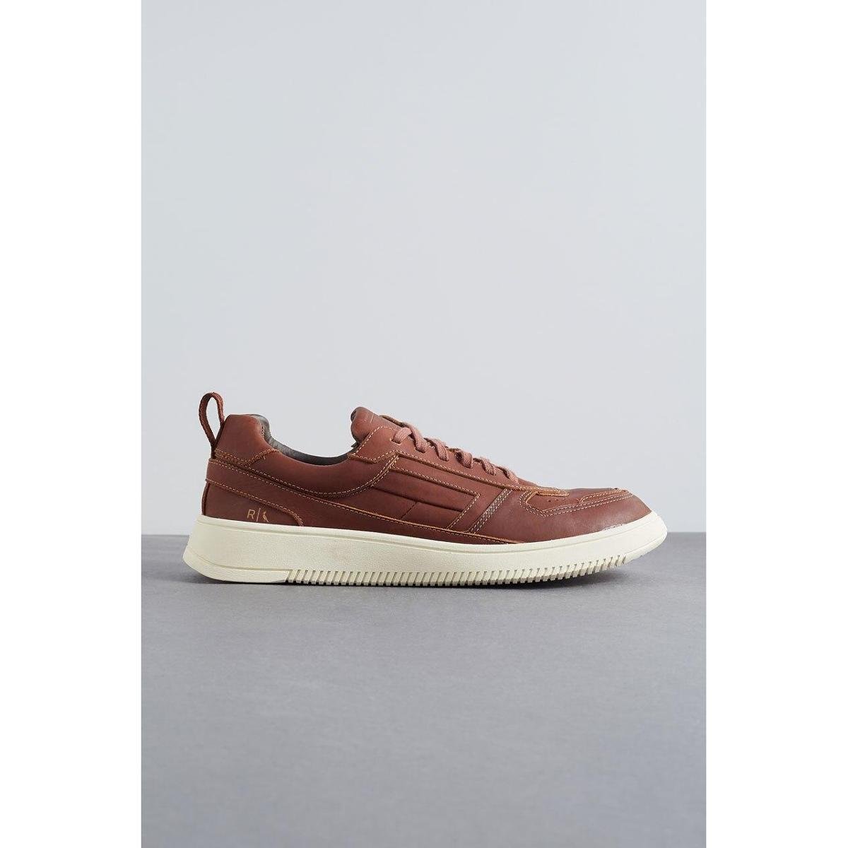 tenis reserva marrom