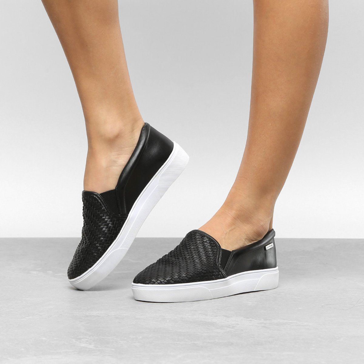 Tênis Slip On Dumond Feminino - Preto | Zattini
