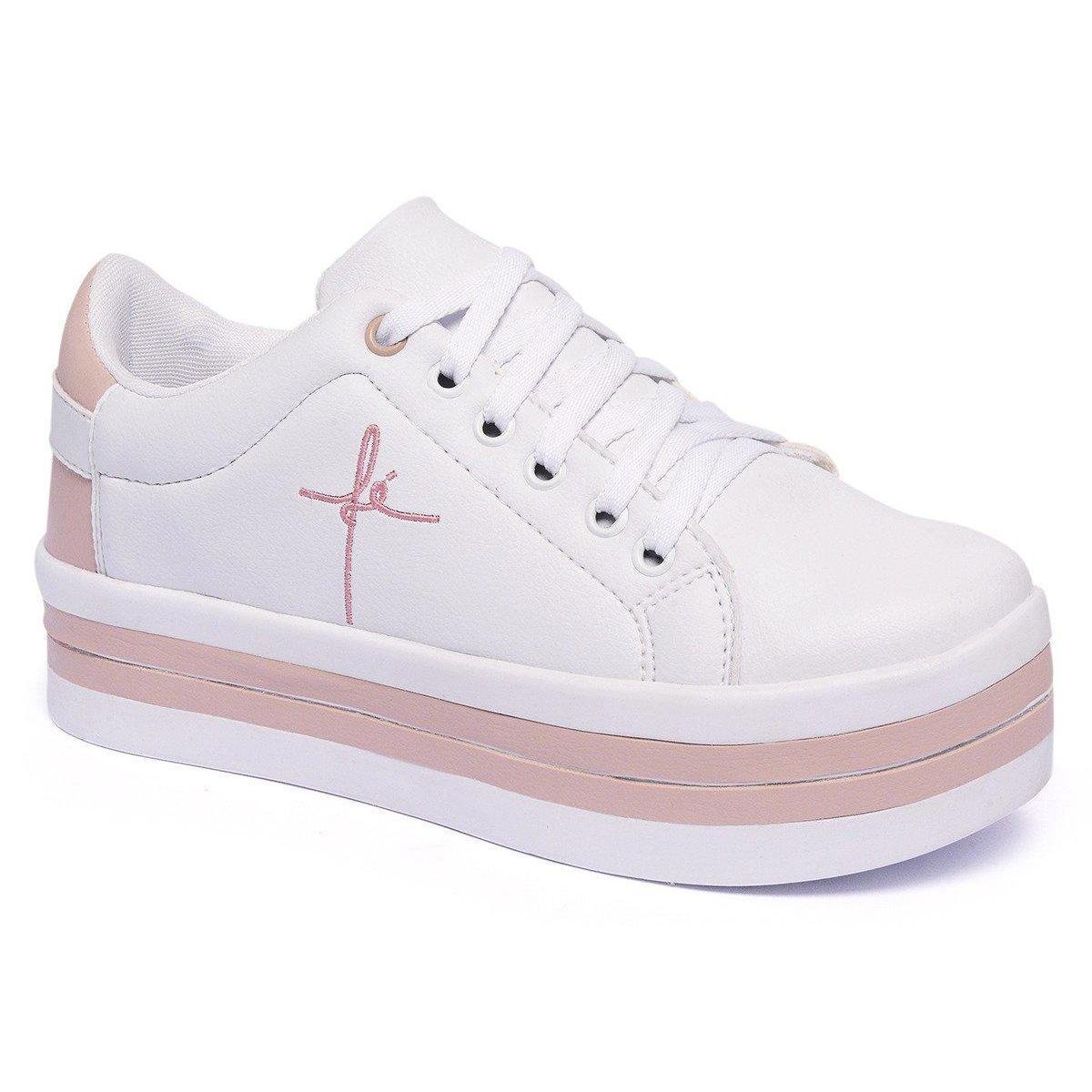 tenis com rosa bordada