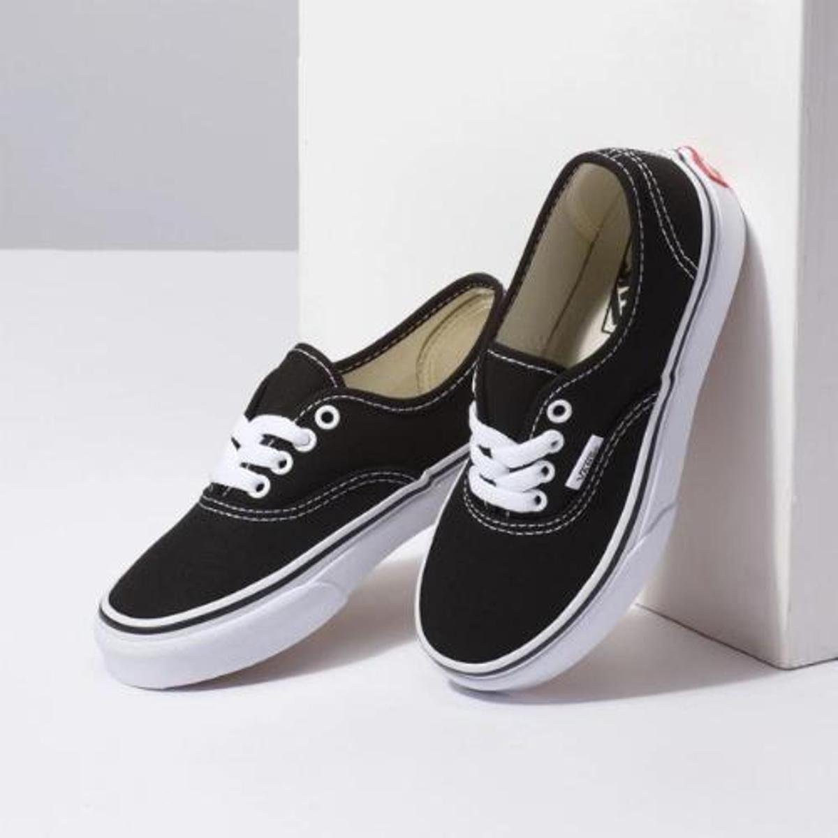 TÊNIS VANS AUTHENTIC PRETO COM BRANCO Menor preço em TÊNIS VANS AUTHENTIC PRETO COM BRANCO