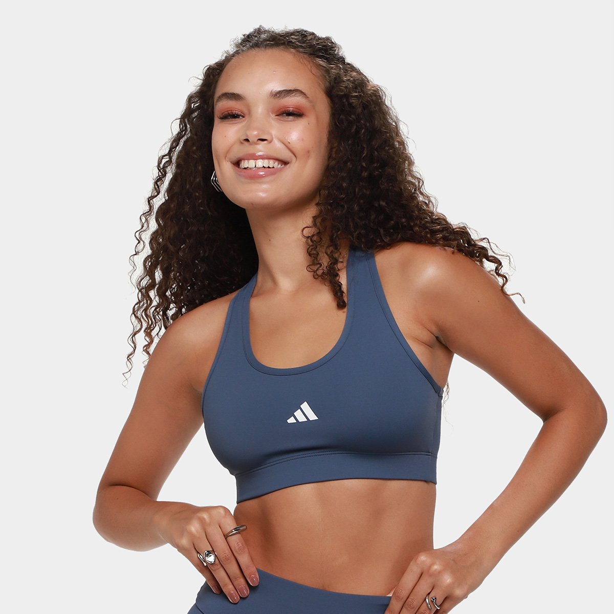 Top Adidas Treino Suporte Médio Feminino é boa?