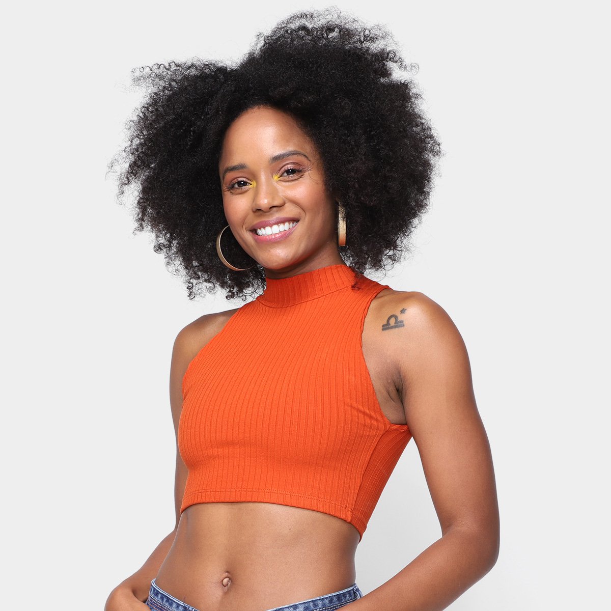 Top Cropped Farm Canelado - Vermelho Menor preço em Top Cropped Farm Canelado - Vermelho