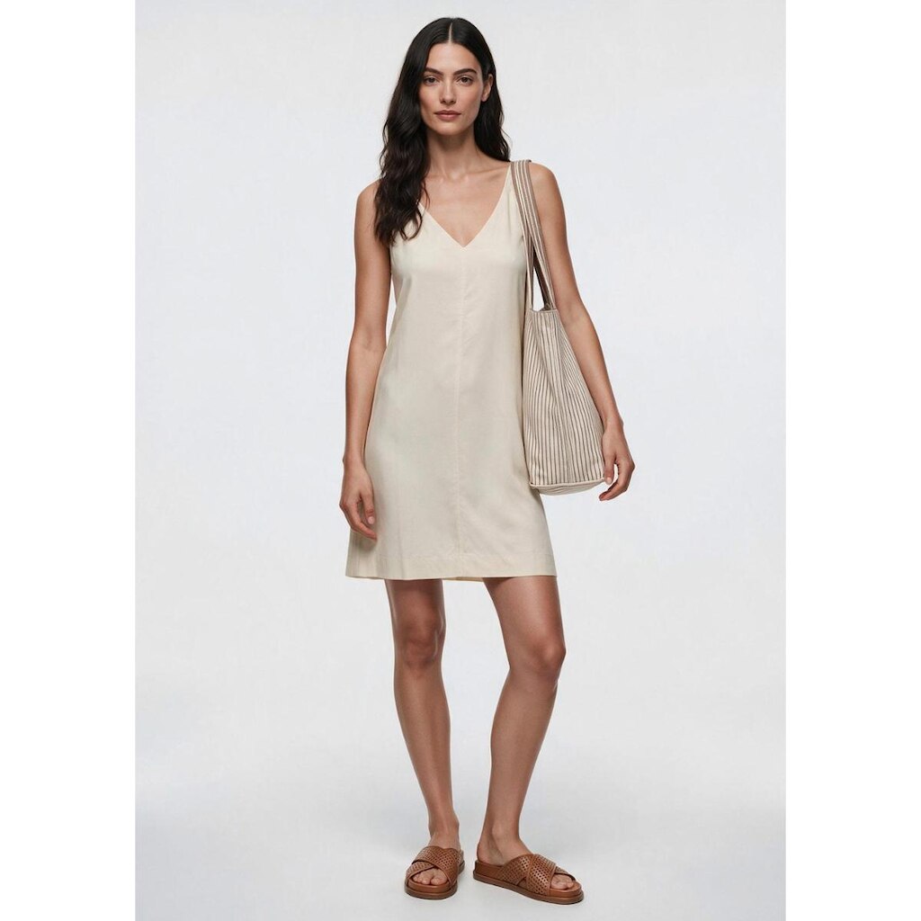 Vestido Curto Decote V Em Viscose