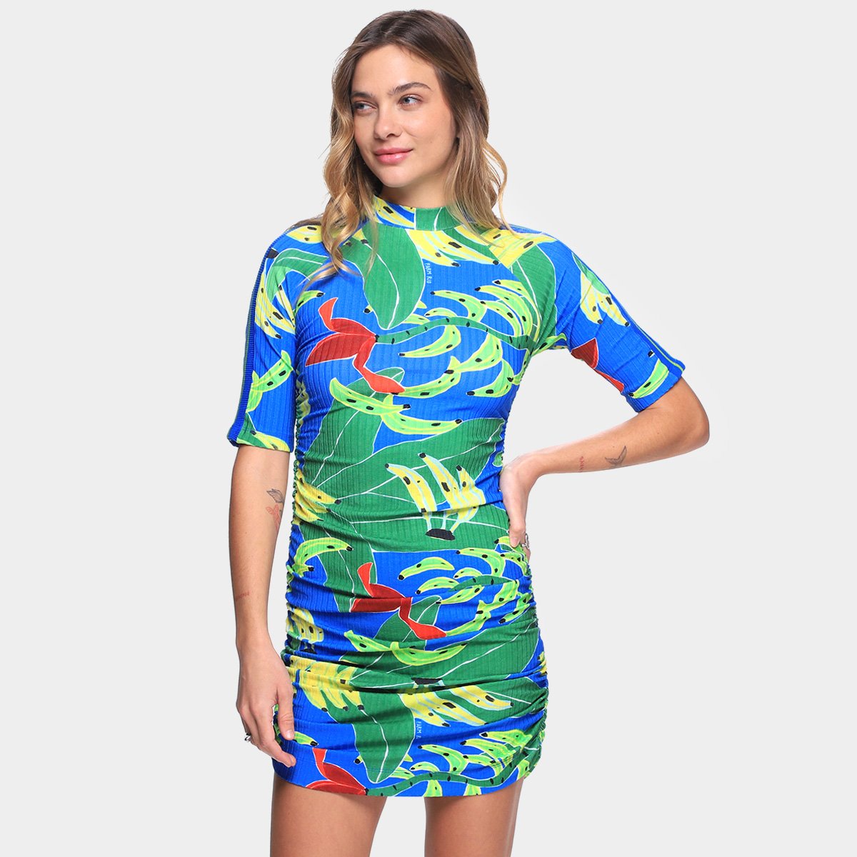 Vestido Curto Farm Folha de Banana Franzido Feminino - Azul Menor preço em Vestido Curto Farm Folha de Banana Franzido Feminino - Azul