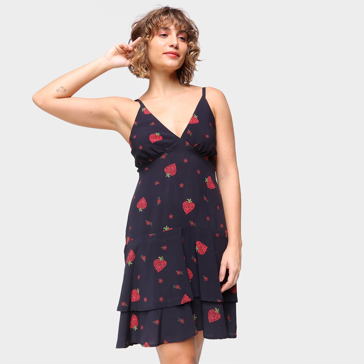 Vestido Curto Farm Moranguinhos Feminino - Estampado é ruim? Vestido Curto Farm Moranguinhos Feminino - Estampado é boa?