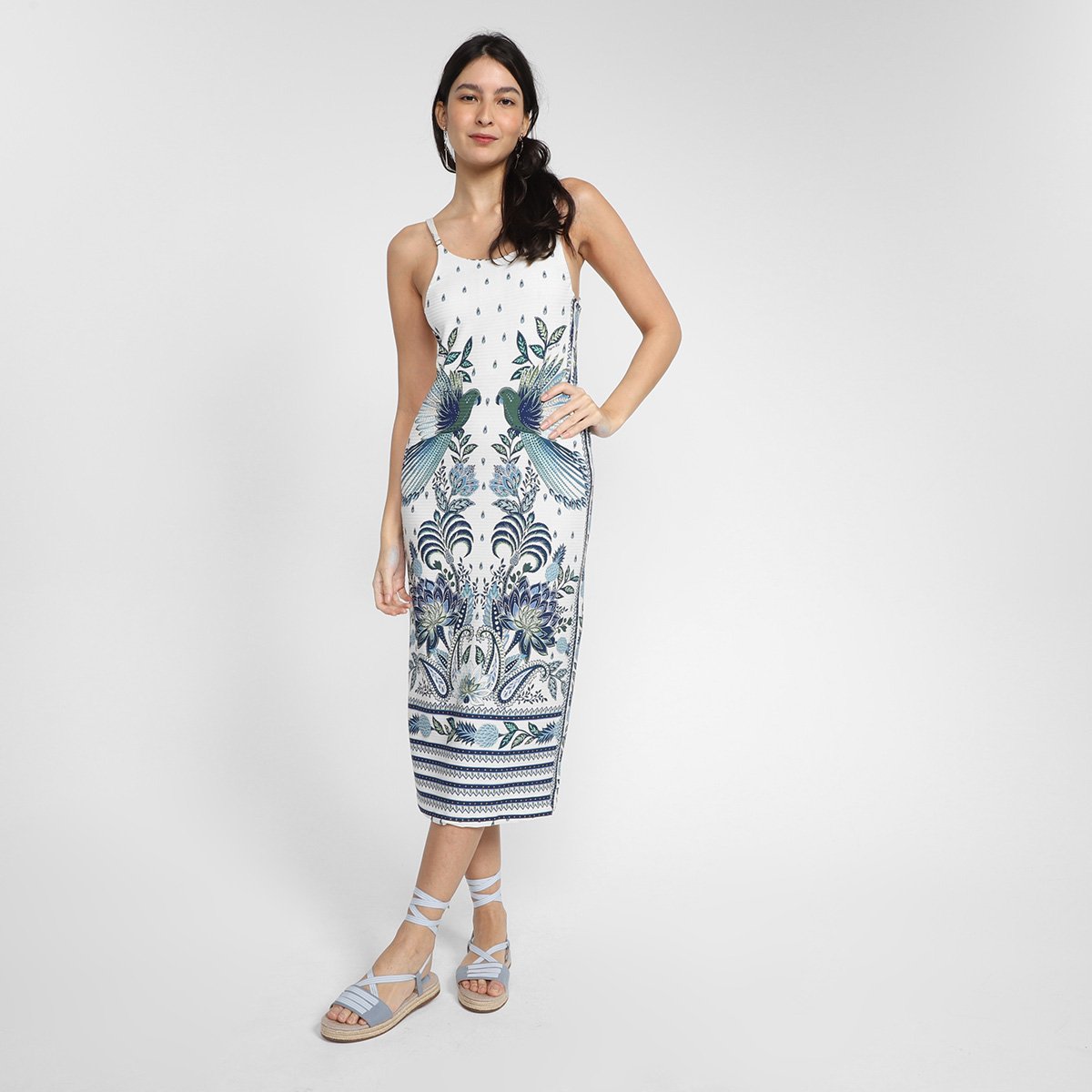 Vestido Farm Tubinho Midi Alças Festa De Arara - Estampado Menor preço em Vestido Farm Tubinho Midi Alças Festa De Arara - Estampado