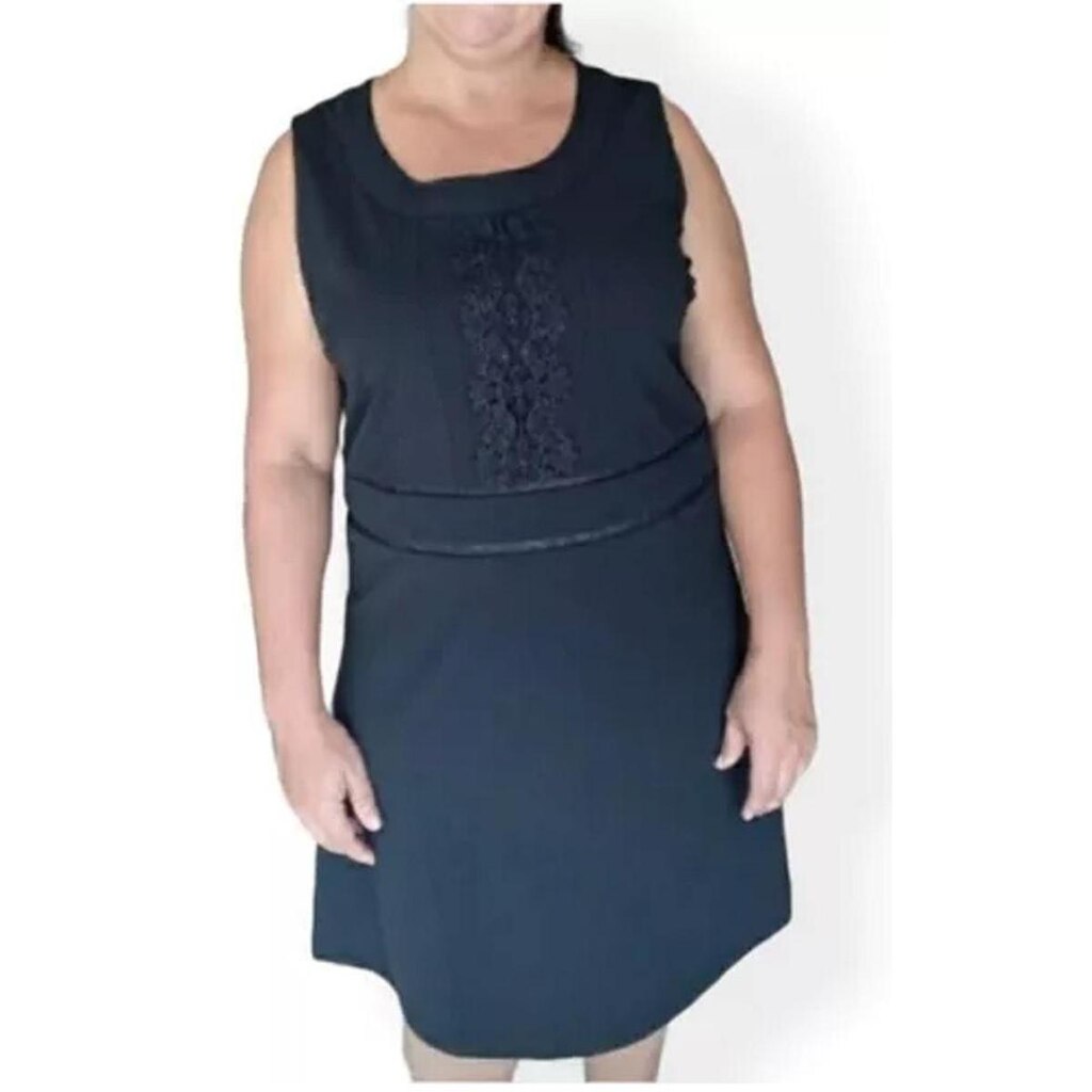 Vestido Feminino Crepe E Detalhes Em Guipir Renda Plus Size