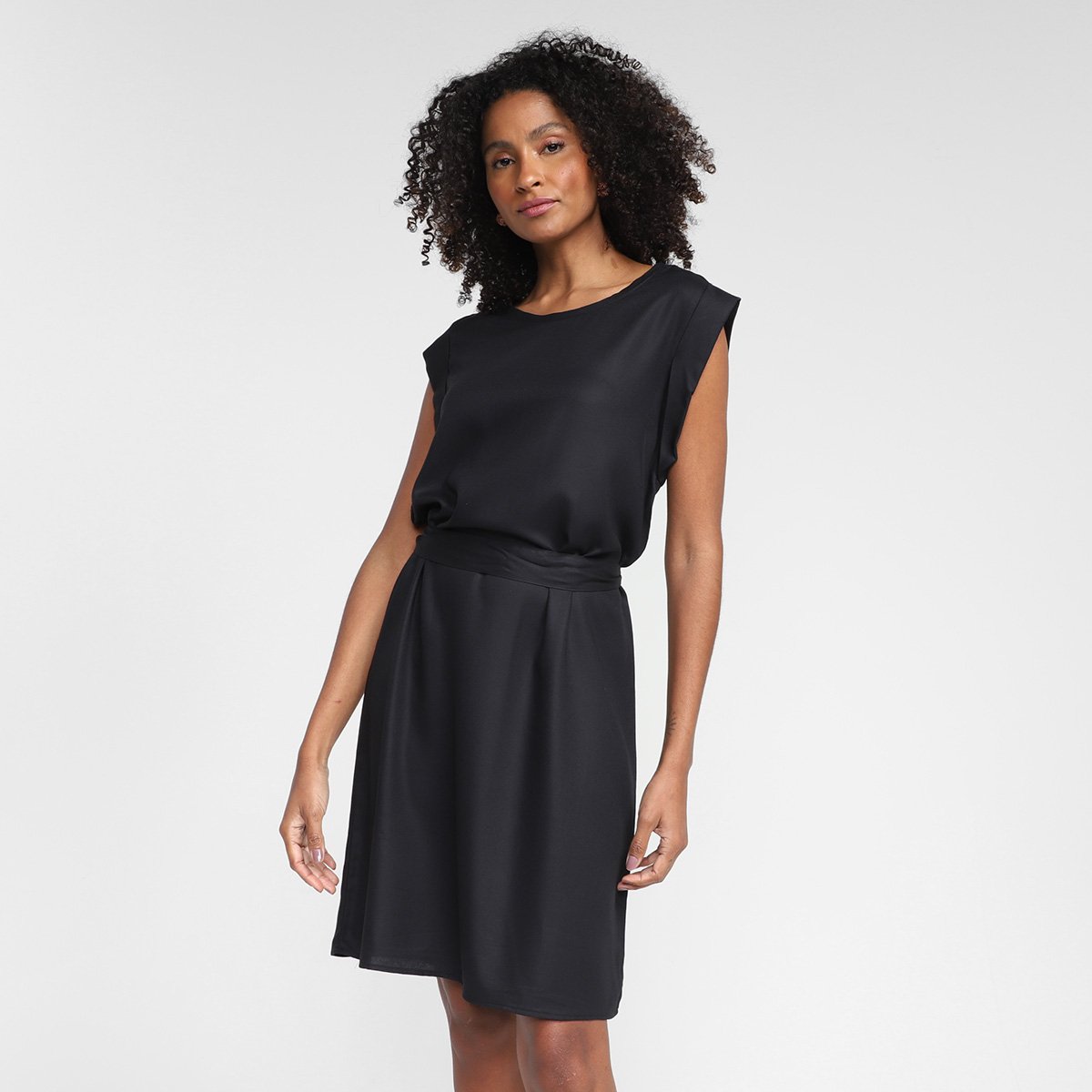 Vestido Hering Evasê Curto Liso Amarração - Preto Menor preço em Vestido Hering Evasê Curto Liso Amarração - Preto